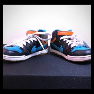 Nike boys size 11 sneakers, 6.0 style hi-top